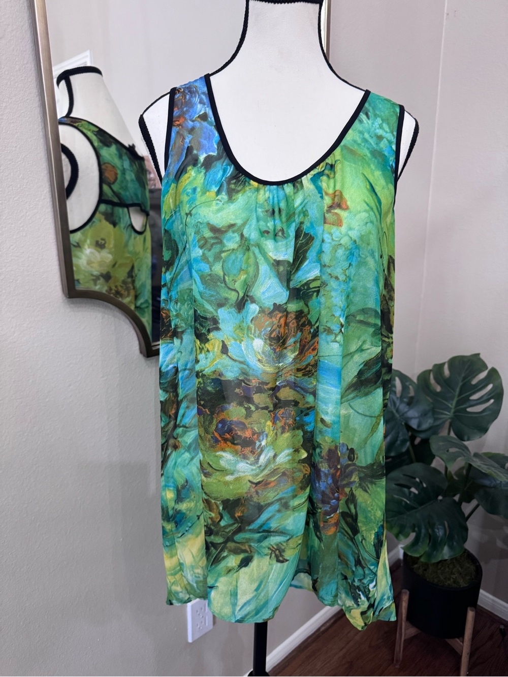 MOD Lusive Green Blue Abstract Floral Tunic Tank Top L